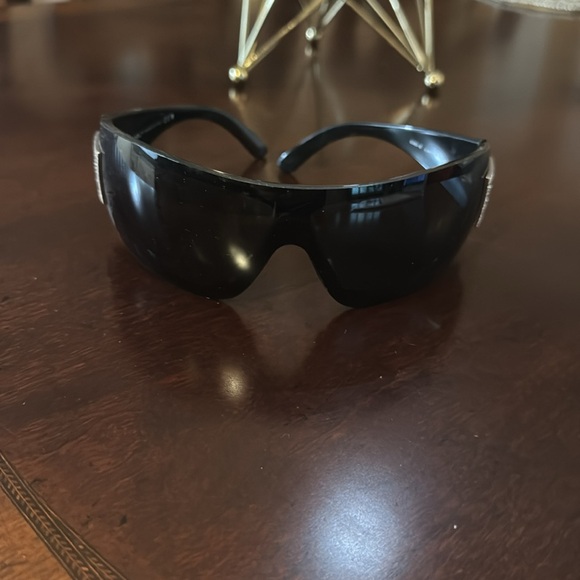 Pre-owned Chanel sunglasses. - Picture 2 of 4